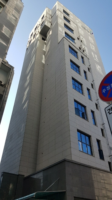 건물 전경