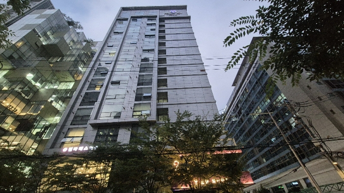 강남역 인접, 시세 59% 절감된 기회 - 강남효성해링턴타워 오피스텔 경매