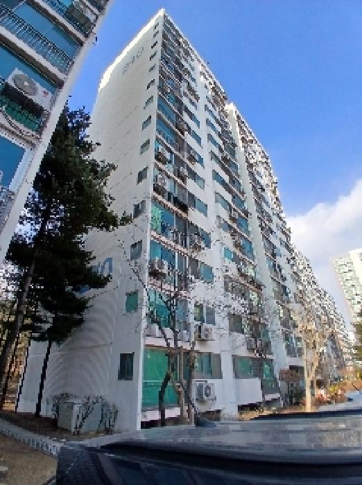 이달의 경매 투자 기회: 대방역 인근 특급 아파트 분석